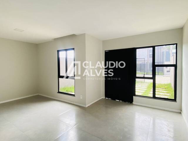 #6049 - CASA para Compra em Feira de Santana - BA - 2