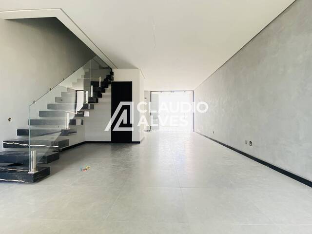 #6417 - CASA para Aluguel em Feira de Santana - BA