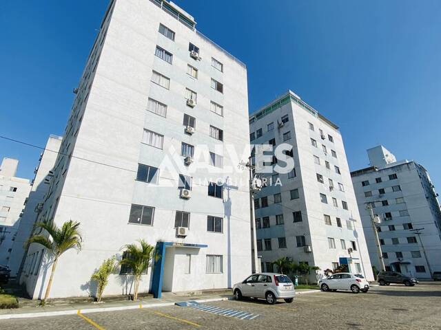 APARTAMENTO para Aluguel em Feira de Santana - 3