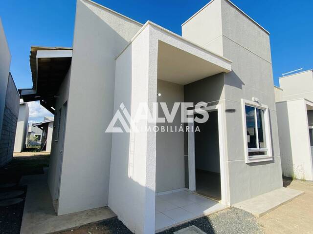 #6753 - CASA EM CONDOMÍNIO para Compra em Feira de Santana - BA