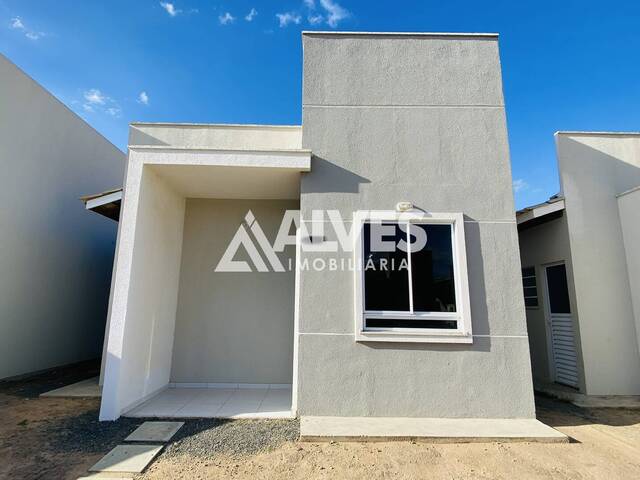 #6753 - CASA EM CONDOMÍNIO para Compra em Feira de Santana - BA