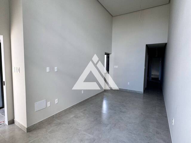 CASA para Compra em Feira de Santana - 3
