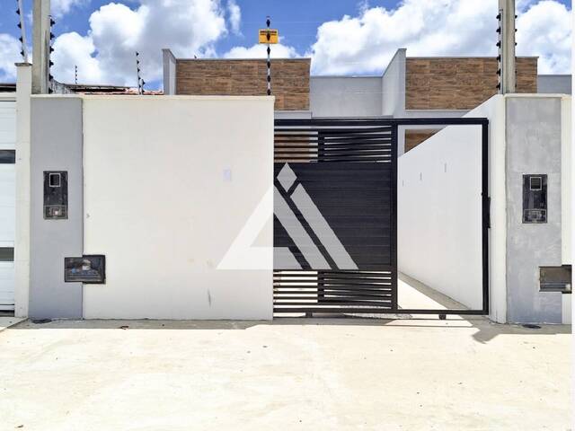 CASA para Compra em Feira de Santana - 2