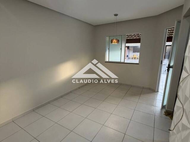 CASA EM CONDOMÍNIO para Compra em Feira de Santana - 3
