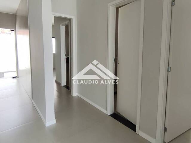 CASA para Compra em Feira de Santana - 3