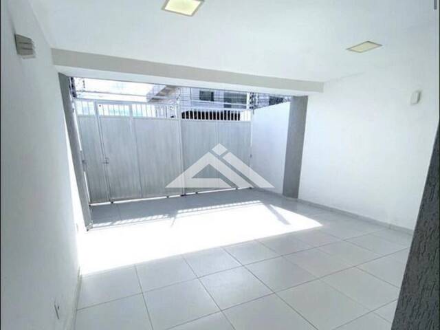 #7423 - CASA para Compra em Feira de Santana - BA