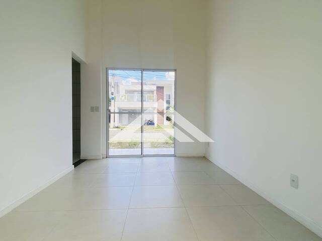 CASA EM CONDOMÍNIO para Compra em Feira de Santana - 4