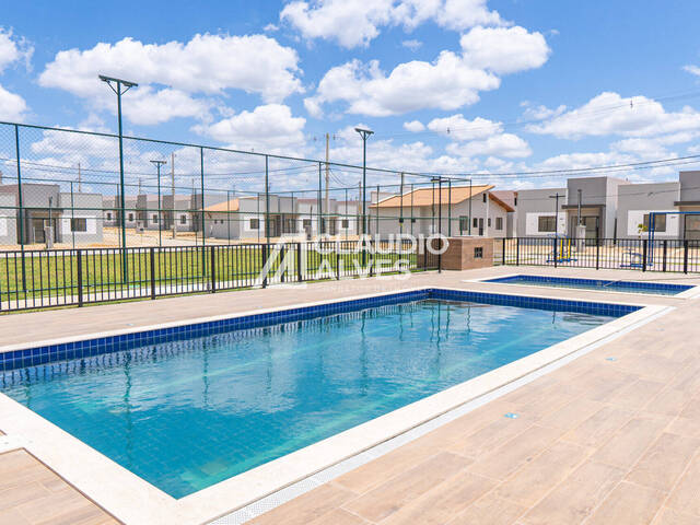 CASA EM CONDOMÍNIO para Compra em Feira de Santana - 2