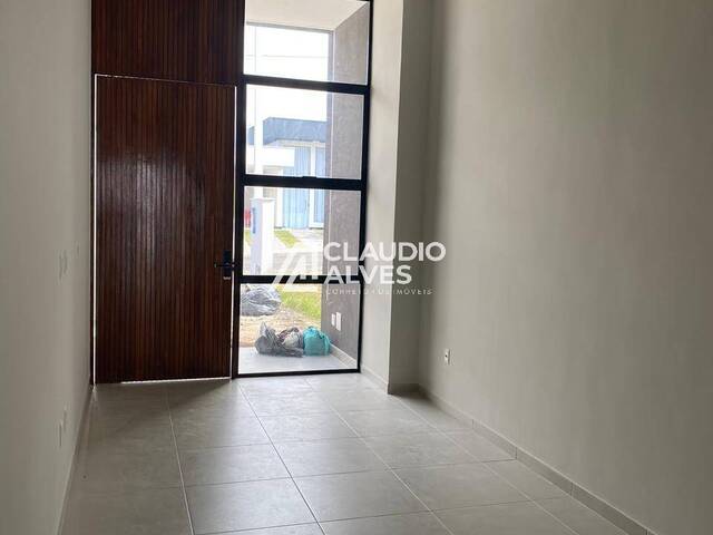 CASA EM CONDOMÍNIO para Compra em Feira de Santana - 2