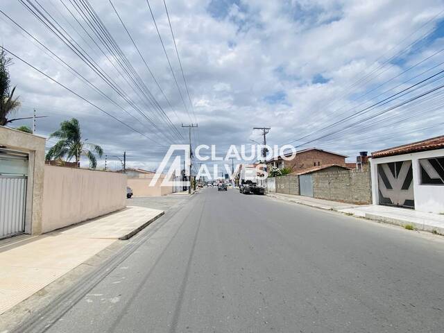 #6399 - CASA para Compra em Feira de Santana - BA