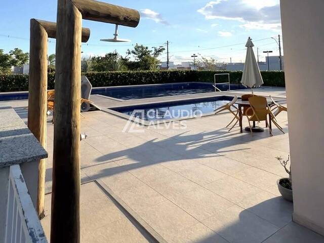 #6524 - CASA EM CONDOMÍNIO para Compra em Feira de Santana - BA