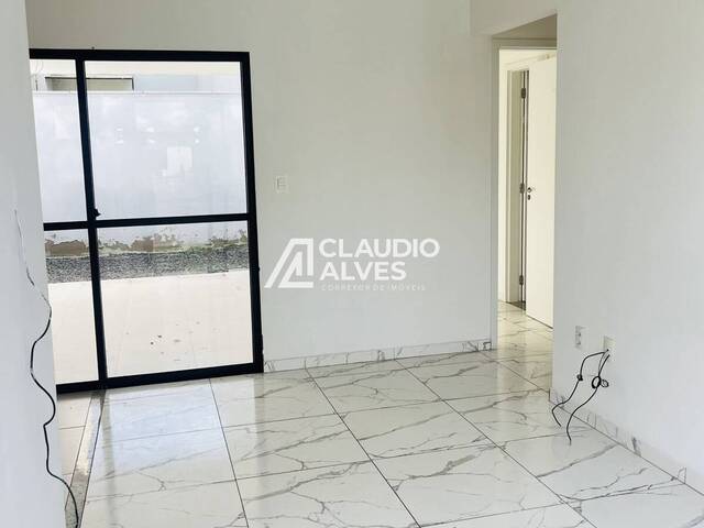 CASA EM CONDOMÍNIO para Compra em Feira de Santana - 3