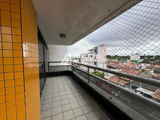 APARTAMENTO para Compra em Feira de Santana - 4