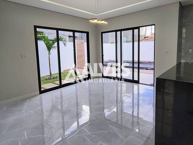 CASA EM CONDOMÍNIO para Compra em Feira de Santana - 3