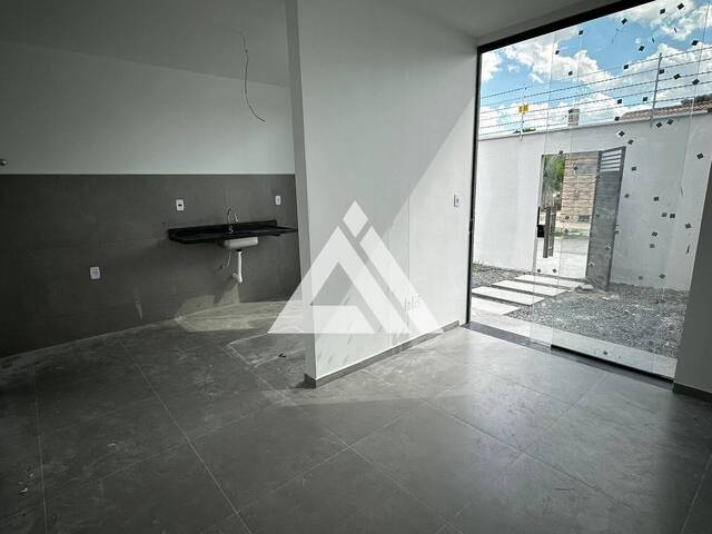 CASA para Compra em Feira de Santana - 3