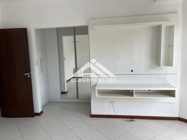 CASA EM CONDOMÍNIO para Compra em Feira de Santana - 2