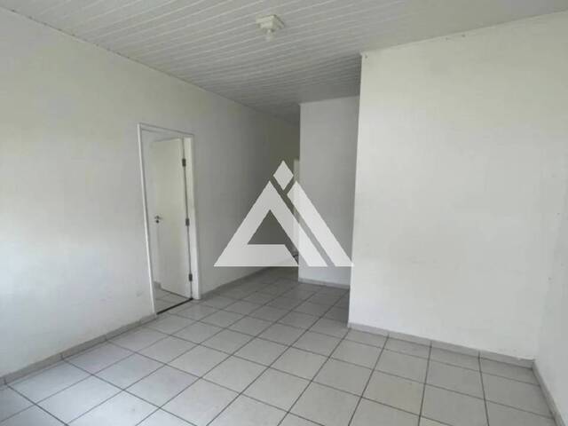 CASA EM CONDOMÍNIO para Compra em Feira de Santana - 4