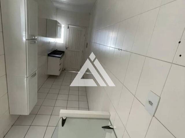 CASA EM CONDOMÍNIO para Compra em Feira de Santana - 5