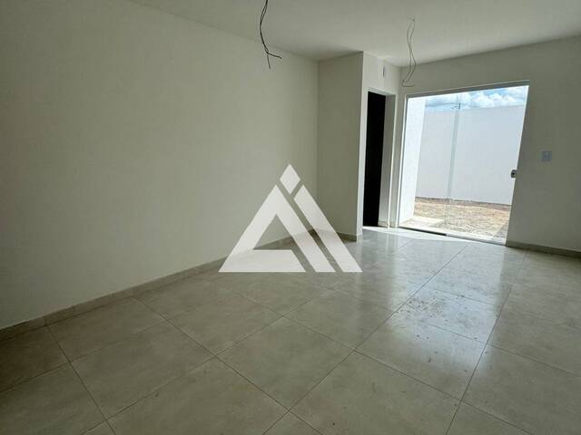 CASA para Compra em Feira de Santana - 2