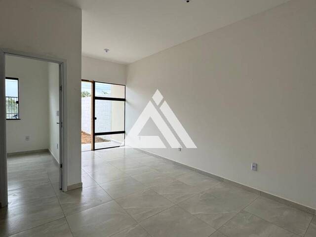 CASA para Compra em Feira de Santana - 3