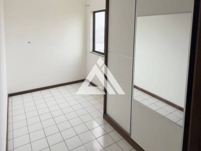 APARTAMENTO para Compra em Feira de Santana - 5
