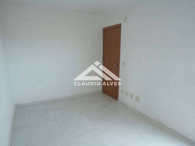 APARTAMENTO para Compra em Feira de Santana - 5