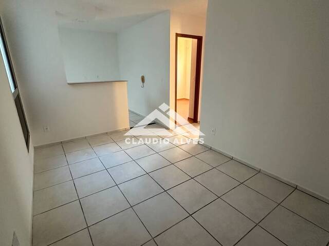 APARTAMENTO para Compra em Feira de Santana - 4