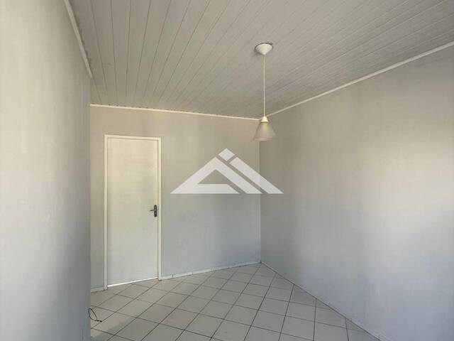 CASA EM CONDOMÍNIO para Aluguel em Feira de Santana - 4
