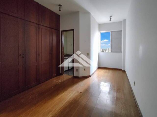 APARTAMENTO para Compra em Itaúna - 4