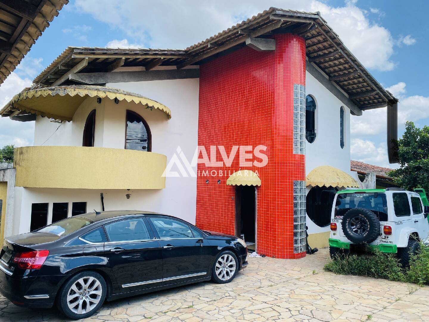 Casa à venda com 4 quartos, 200m² - Foto 2