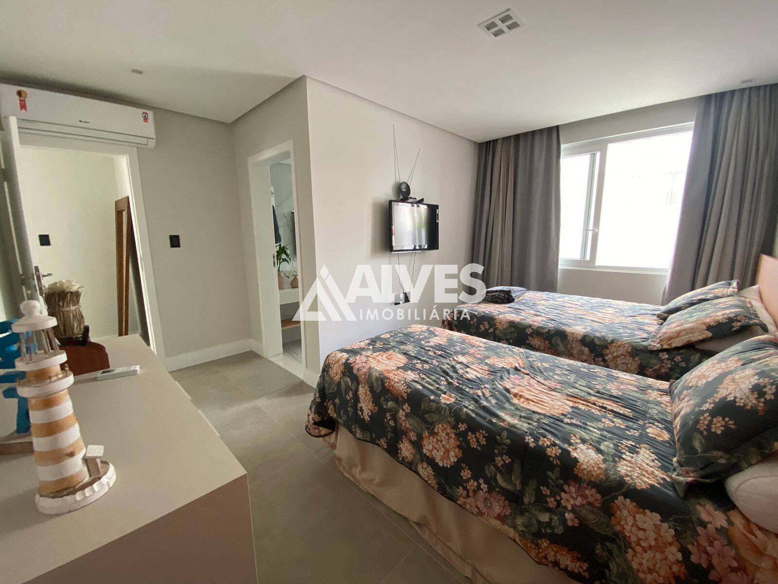 Casa de Condomínio à venda com 6 quartos, 400m² - Foto 30