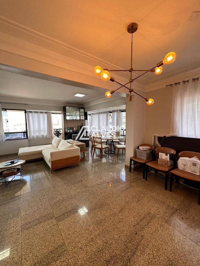 Apartamento à venda com 3 quartos, 165m² - Foto 2