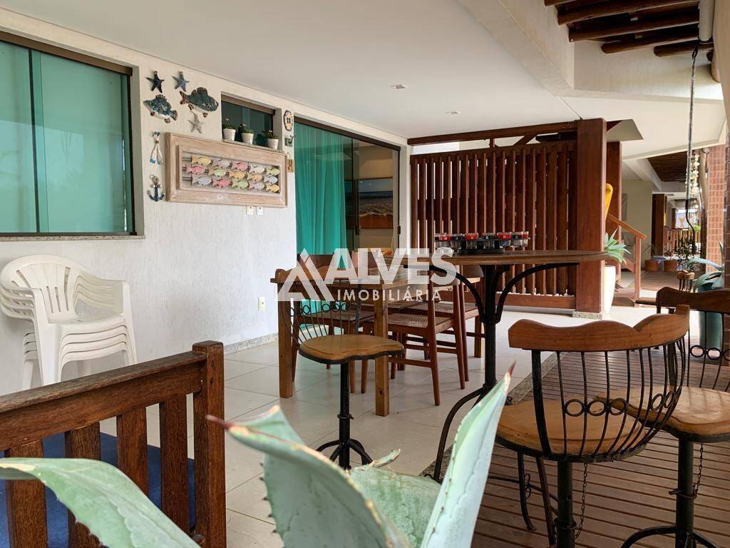 CASA DE PRAIA MOBILIADA COM 3 SUÍUTES EM CONDOMÍNIO