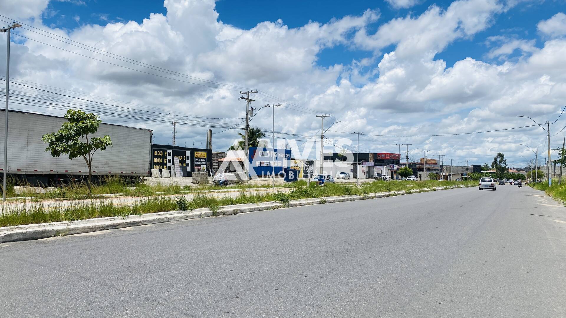 TERRENO COMERCIAL COM 300 M2 NA AV. FRANCISCO FRAGA MAIA