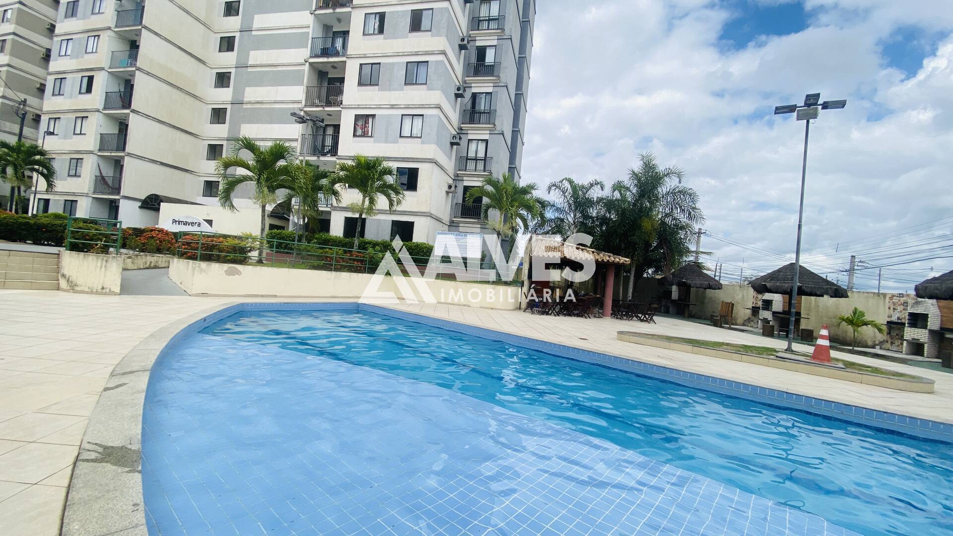 APARTAMENTO 1º ANDAR COM 3 QUARTOS SENDO 1 SUÍTE EM CONDOMÍNIO