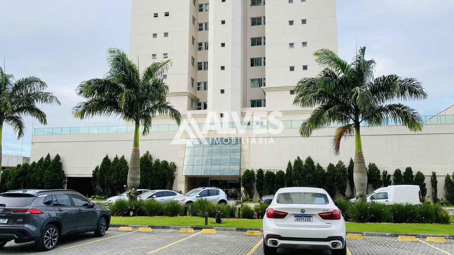 APARTAMENTO MOBILIADO COM 3 QUARTOS SENDO 1 SUÍTE NASCENTE