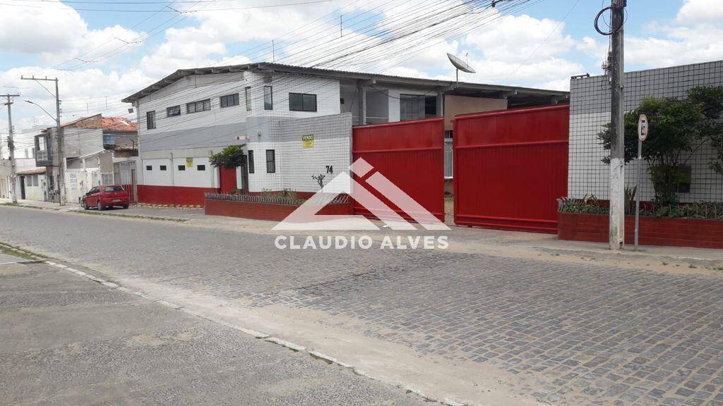 GALPÃO INDUSTRIAL COM 4.353 M2 DE ÁREA TOTAL E 2.000 M2 DE ÁREA CONSTRUÍDA