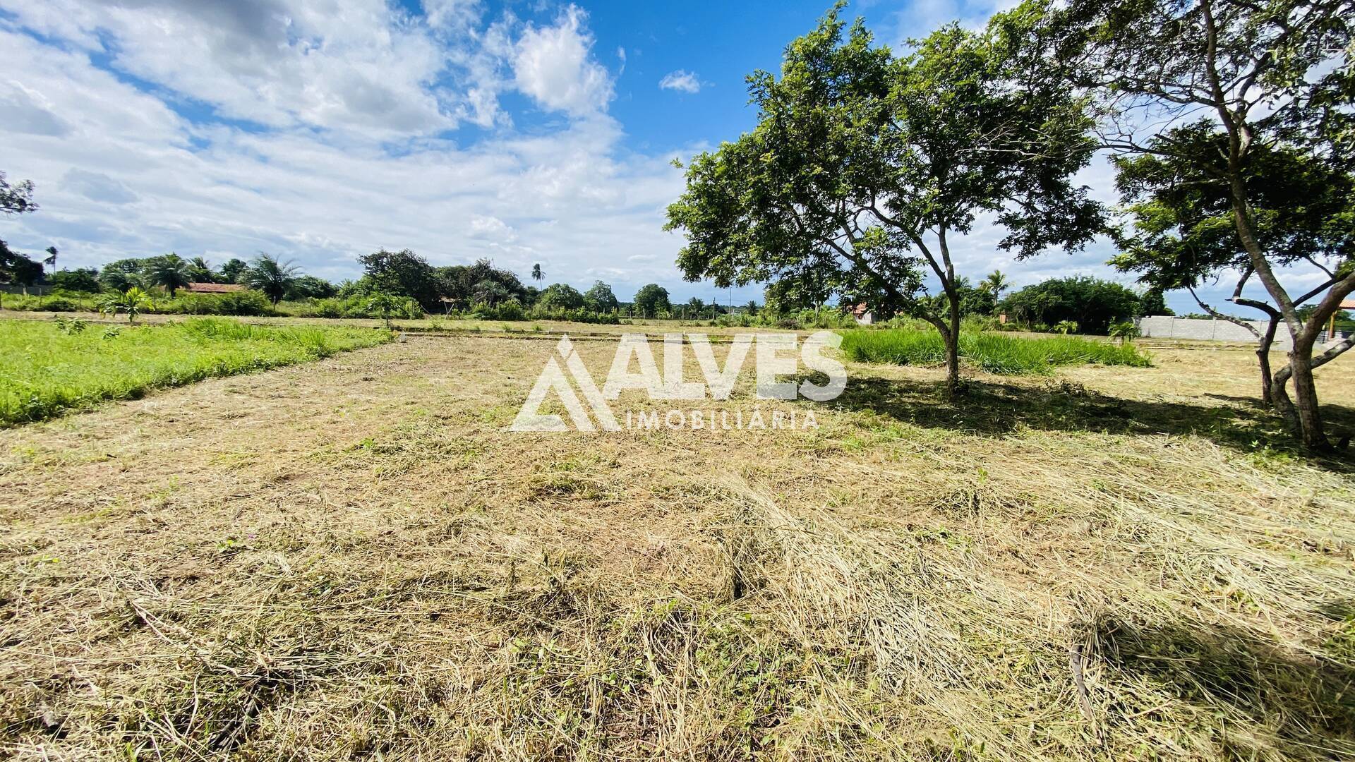 TERRENO COM 4.500 M2 NO BAIRRO PAPAGAIO