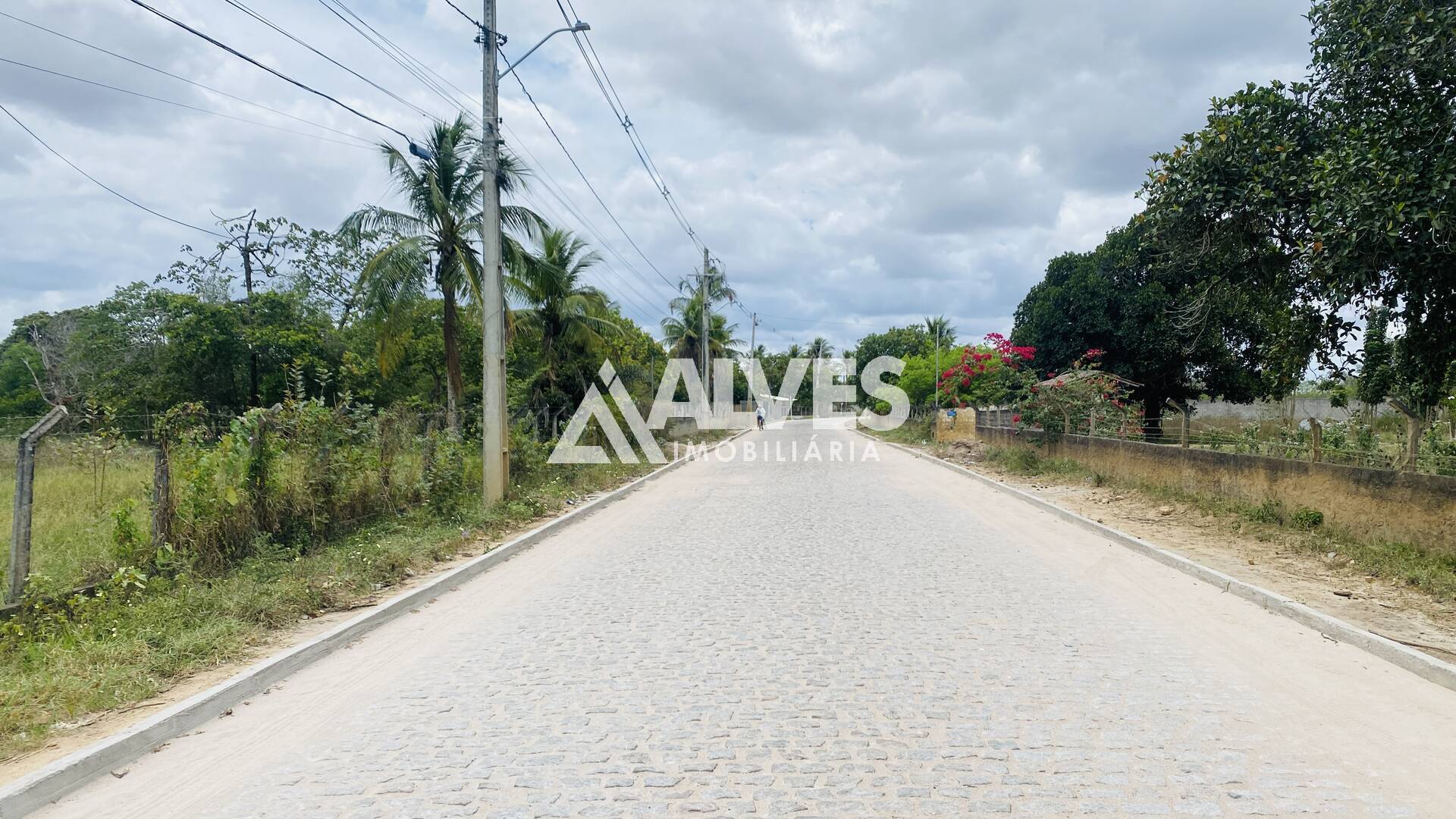 TERRENO COM 10.800M2 NO BAIRRO PAPAGAIO
