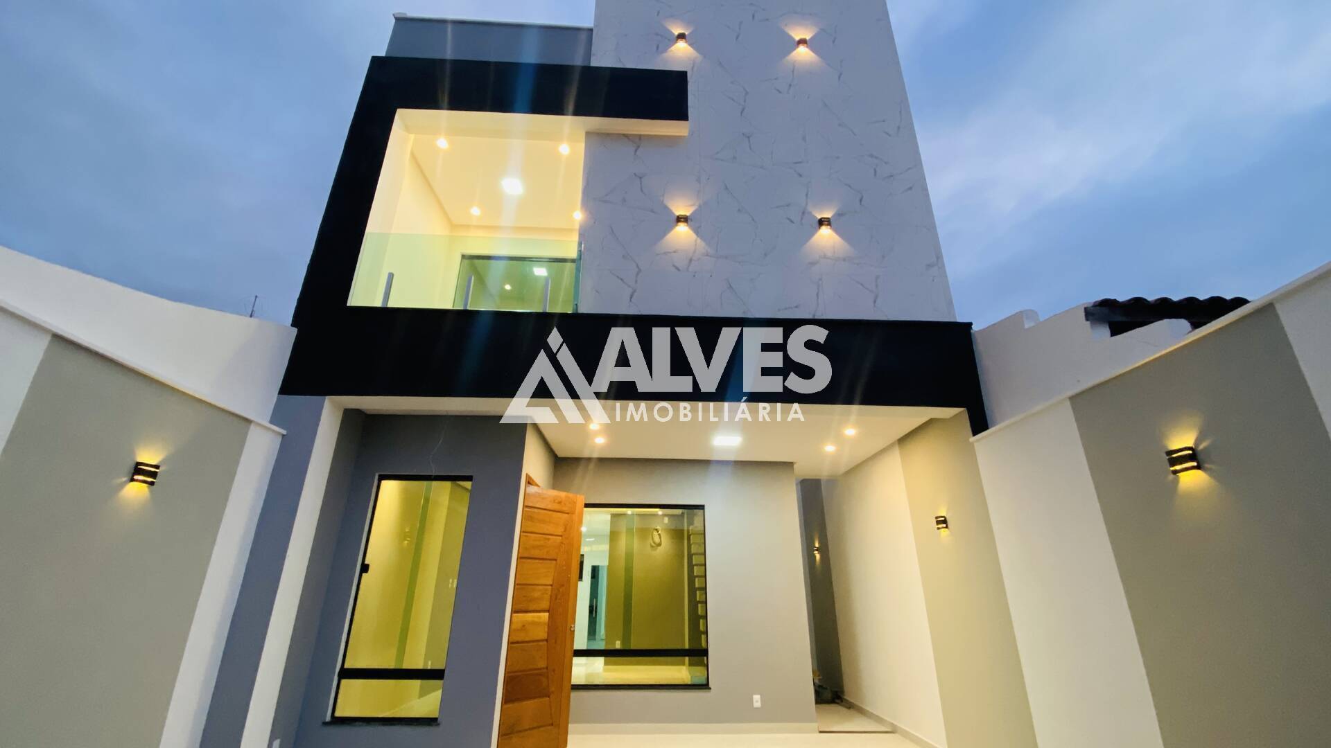 CASA COM 4 QUARTOS, SUÍTE MASTER E ÁREA GOURMET COMPLETA