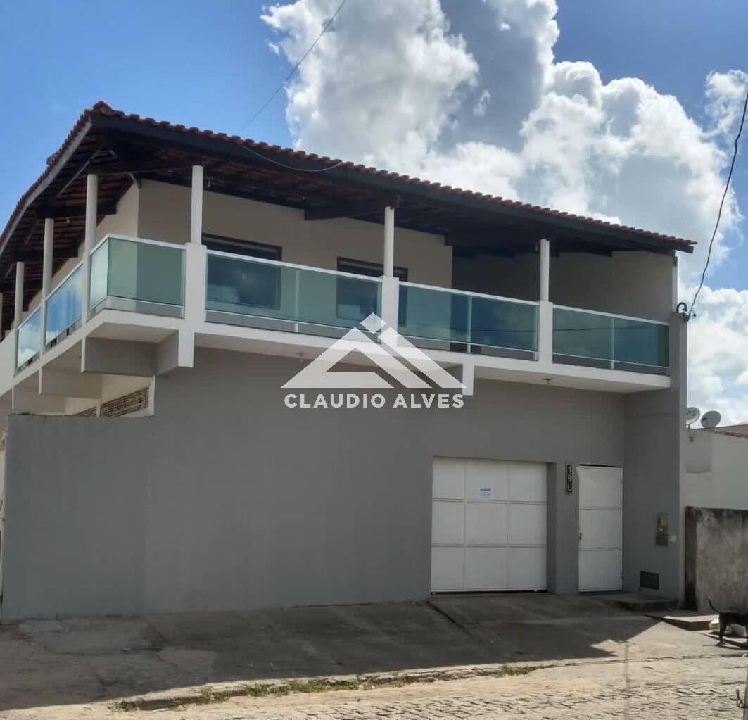 CASA COM 3 QUARTOS SENDO 1 SUÍTE  E COM ÁREA GOURMET NO BAIRRO CONCEIÇÃO