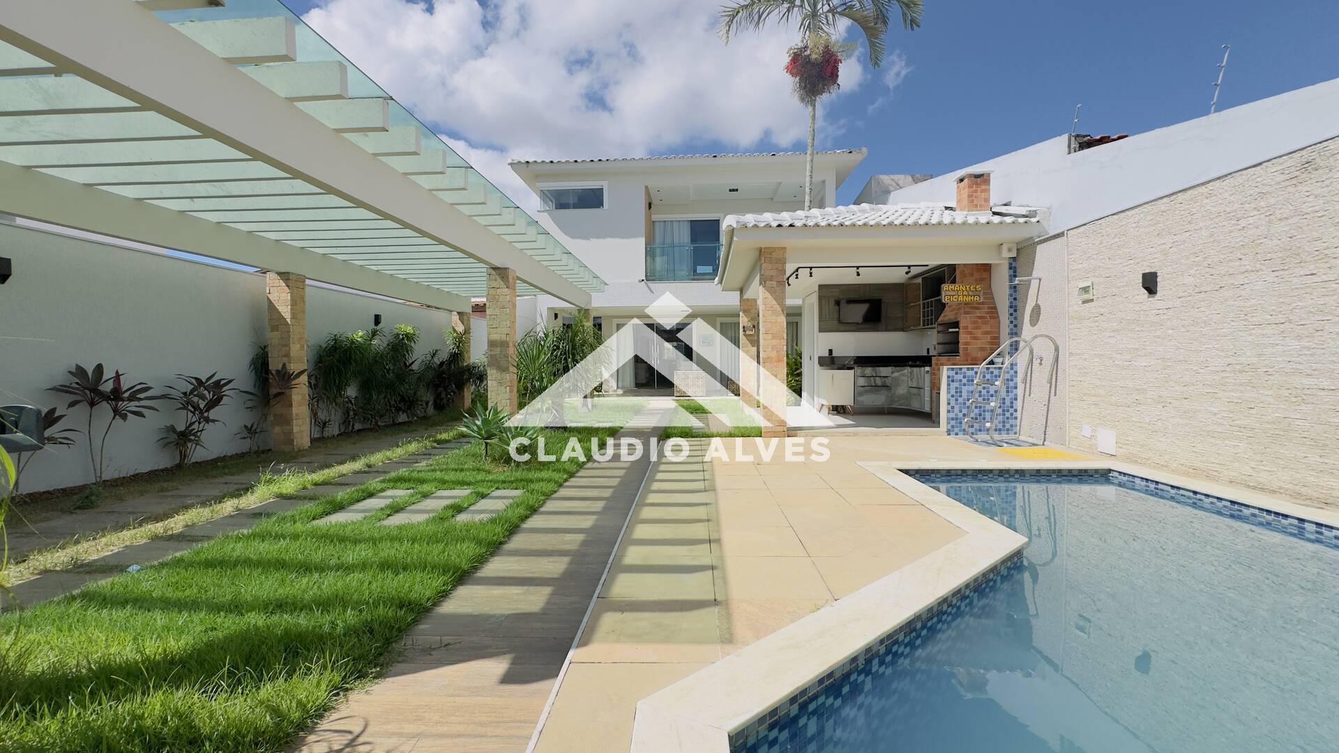 CASA À VENDA | 4 QUARTOS | PISCINA | PORTEIRA FECHADA | FEIRA DE SANTANA
