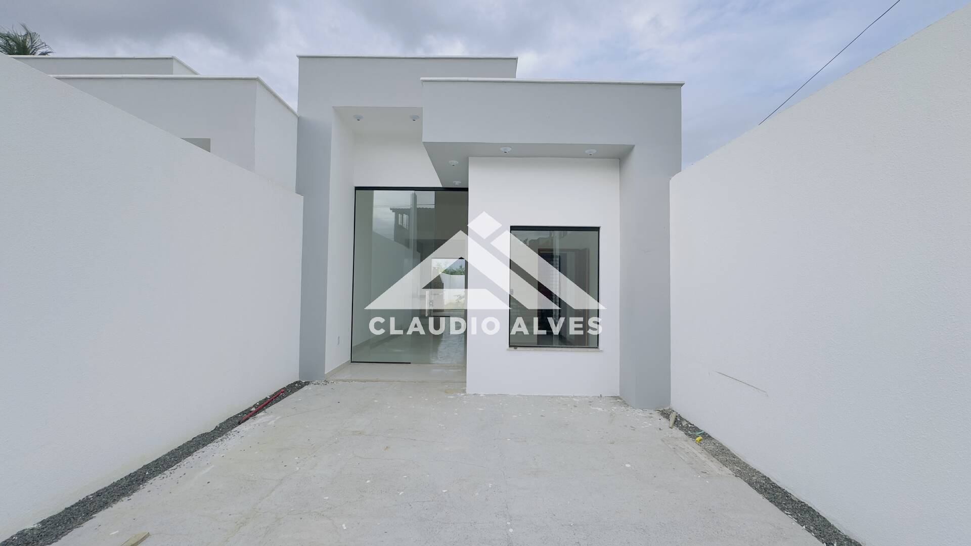CASA À VENDA | 2 QUARTOS | 1 SUÍTE | ÁREA GOURMET COMPLETA