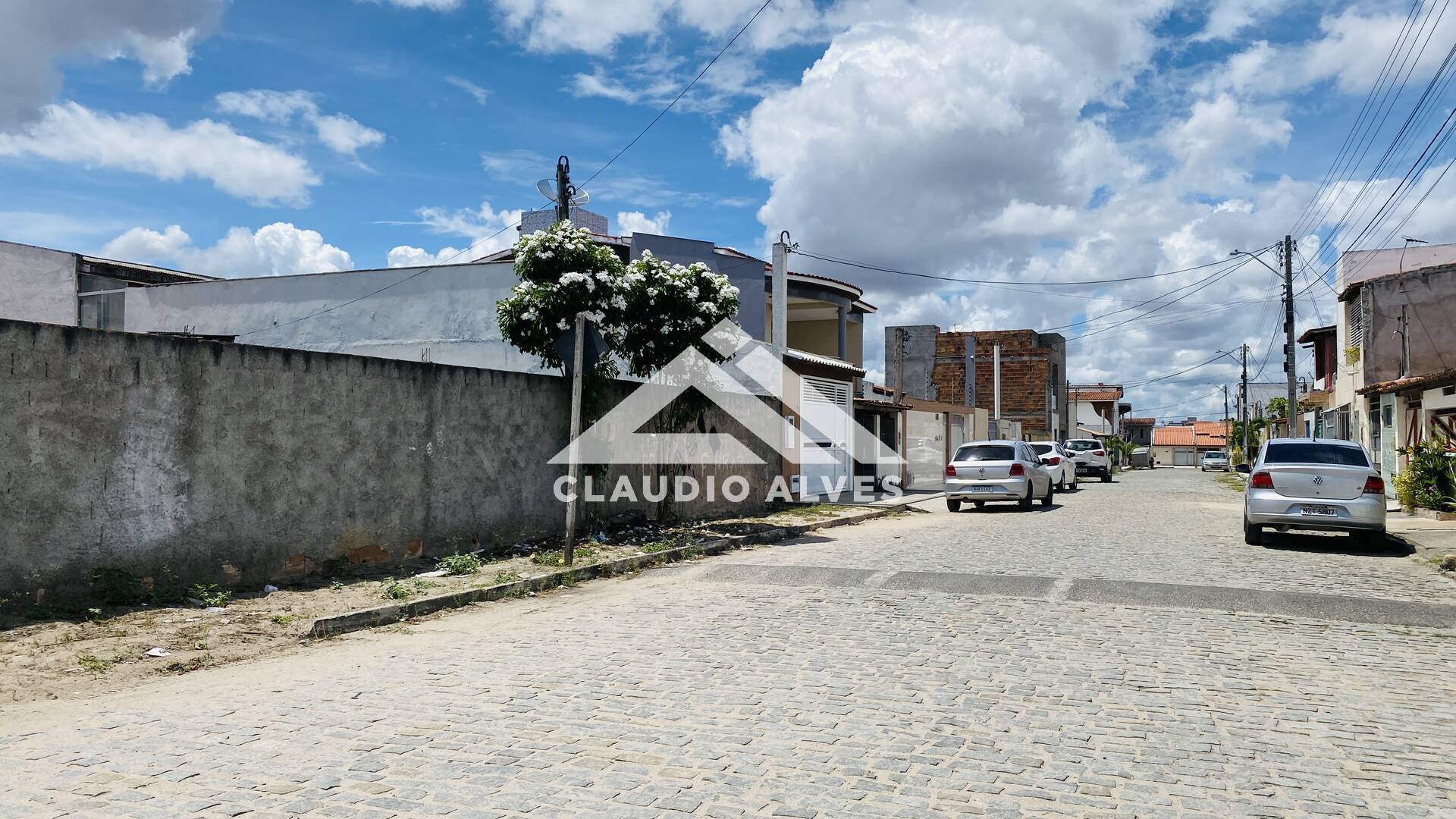 TERRENO À VENDA | 366M² | 12,40 METROS DE FRENTE | BAIRRO PAPAGAIO
