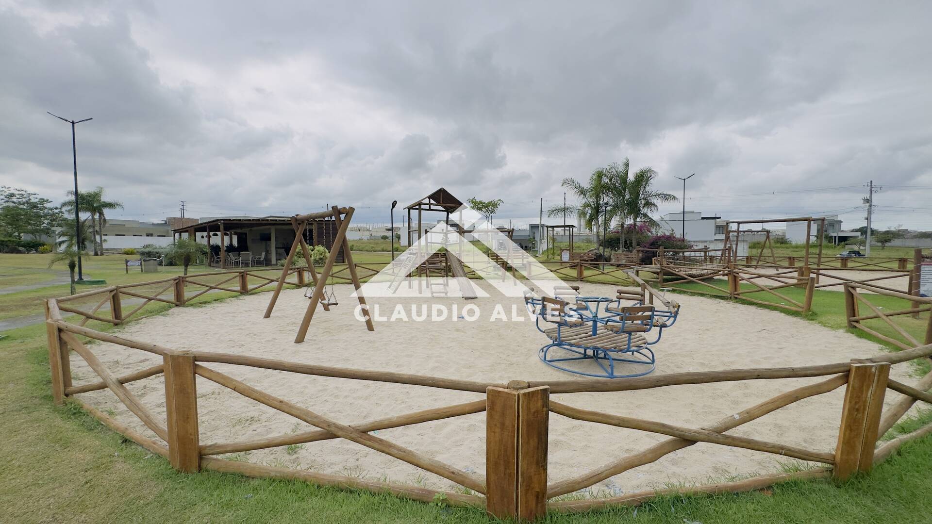 CASA PARA ALUGUEL | 5 QUARTOS | 3 SUÍTES | PISCINA E ÁREA GOURMRT