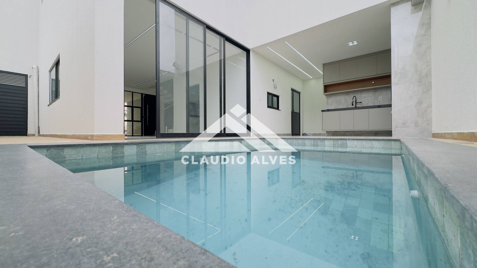 CASA PARA ALUGUEL | 5 QUARTOS | 3 SUÍTES | PISCINA E ÁREA GOURMRT