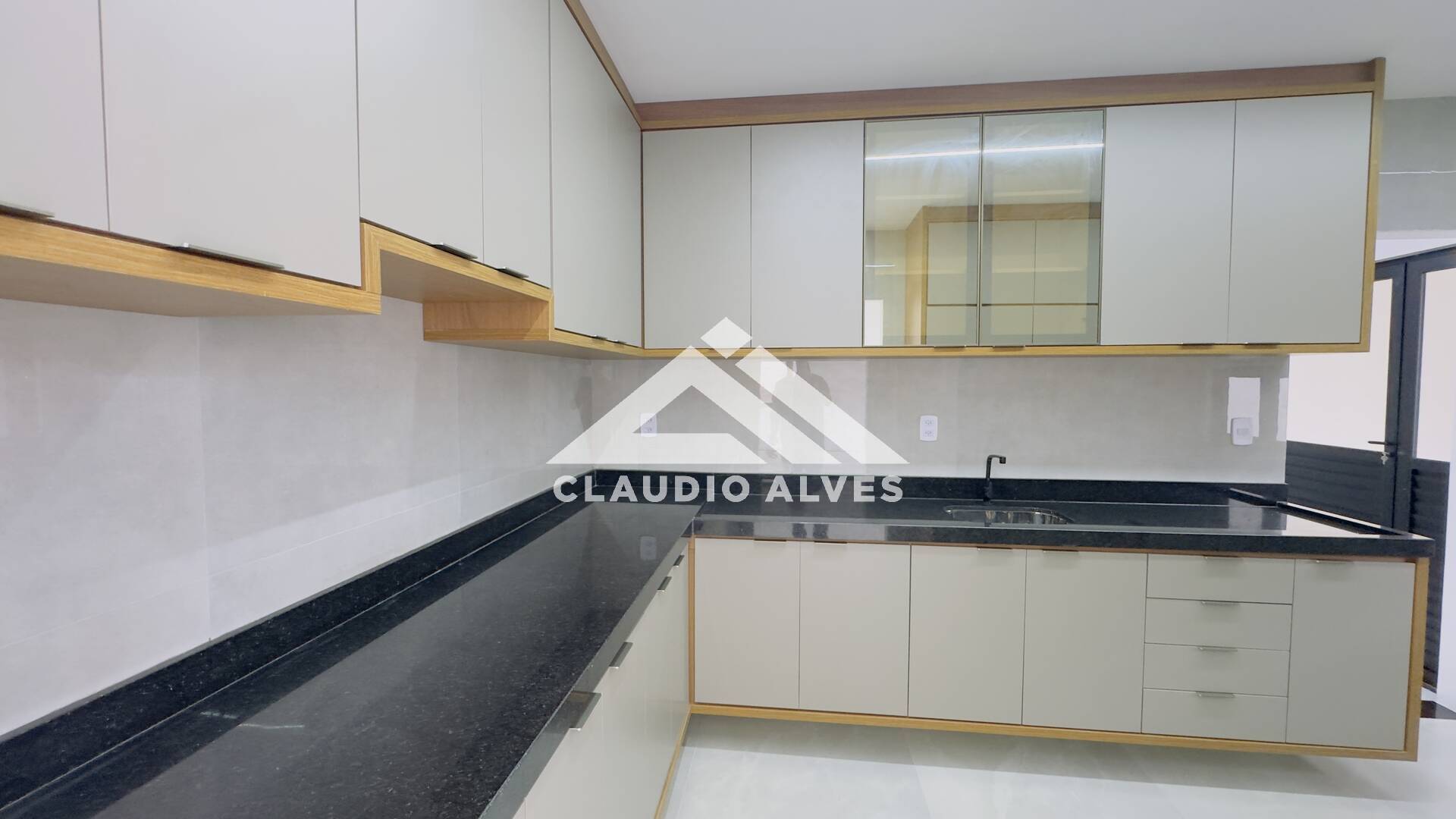 CASA PARA ALUGUEL | 5 QUARTOS | 3 SUÍTES | PISCINA E ÁREA GOURMRT
