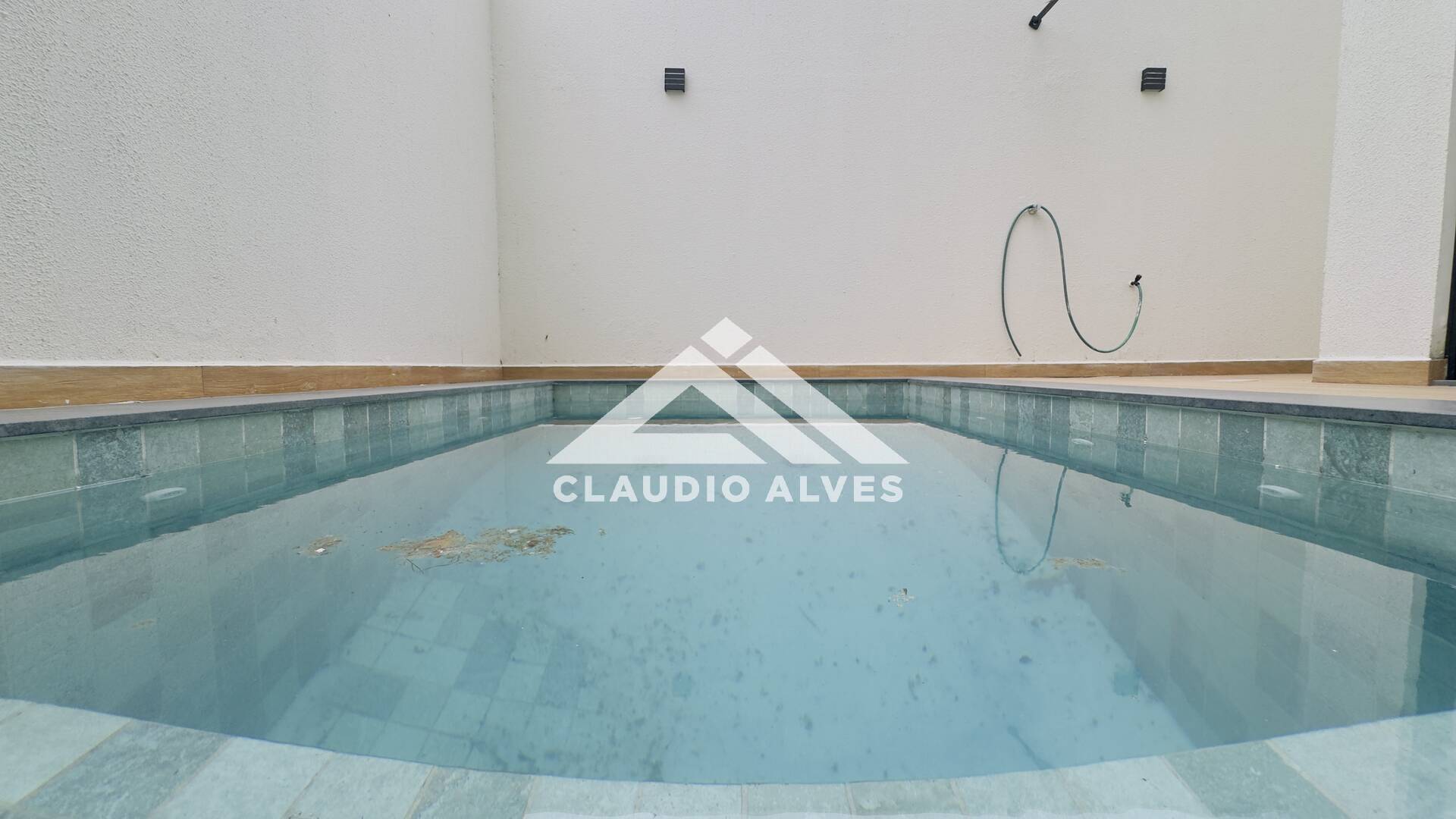 CASA PARA ALUGUEL | 5 QUARTOS | 3 SUÍTES | PISCINA E ÁREA GOURMRT