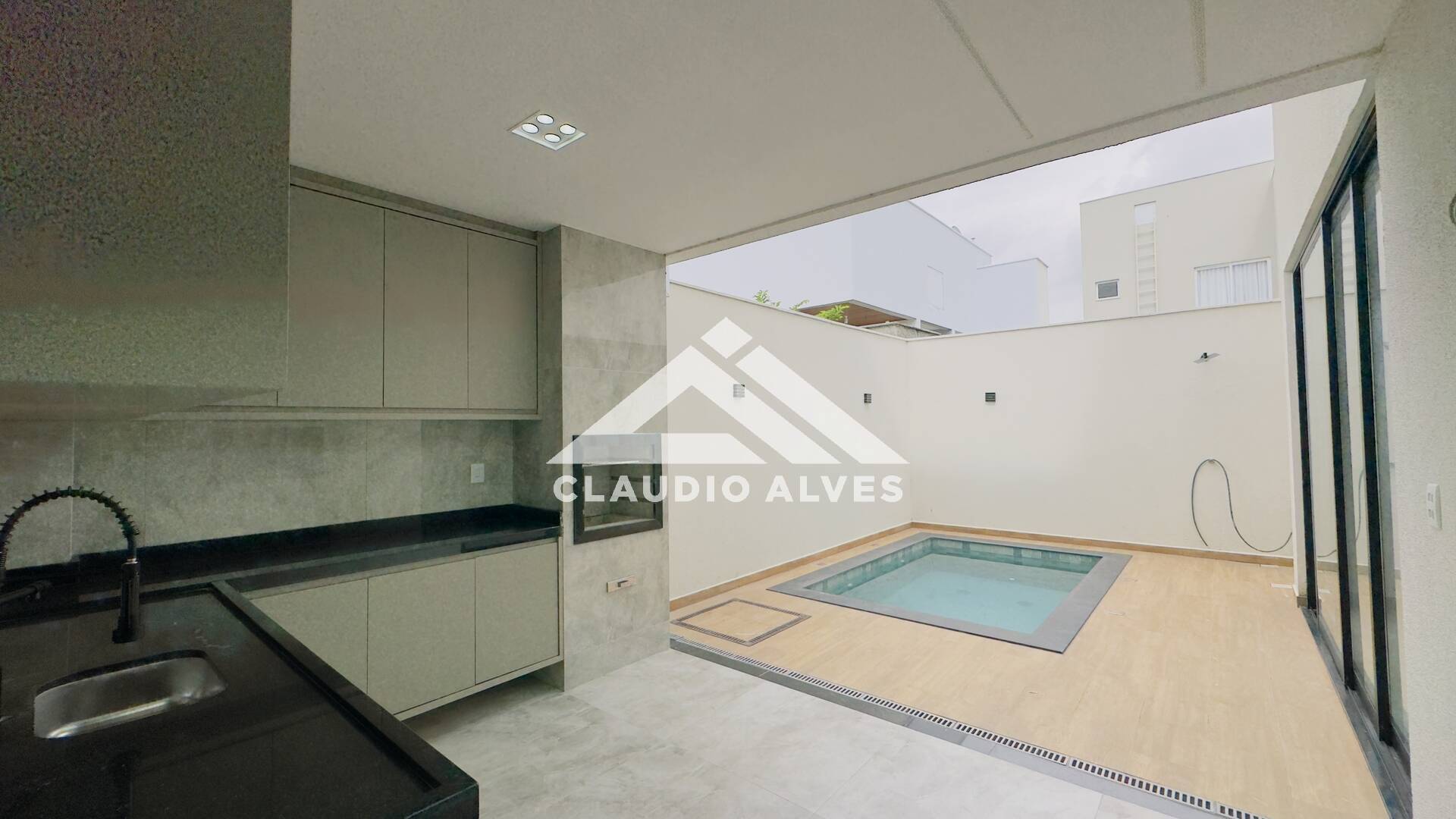 CASA PARA ALUGUEL | 5 QUARTOS | 3 SUÍTES | PISCINA E ÁREA GOURMRT