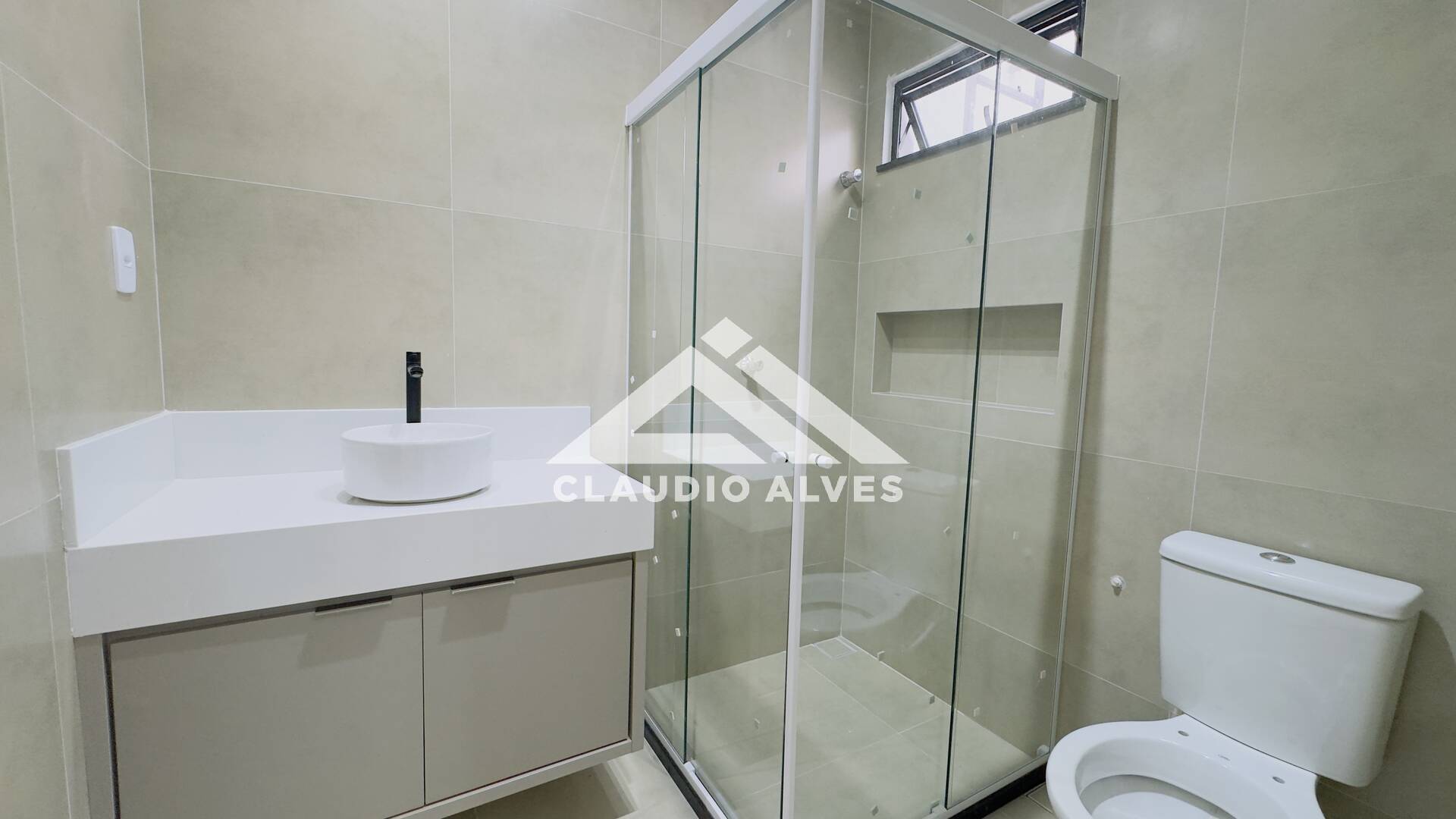 CASA PARA ALUGUEL | 5 QUARTOS | 3 SUÍTES | PISCINA E ÁREA GOURMRT